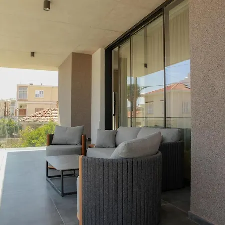 New Modern & Terrace *